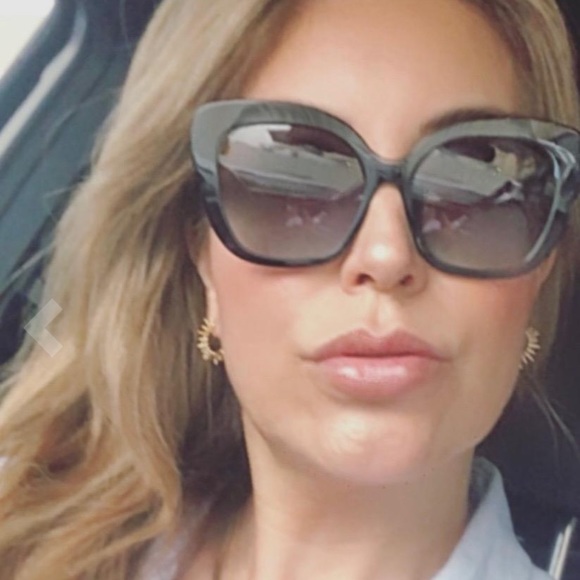 ✨18K Gold Plated Sun Sunburst Huggie Hoop Earrings - Picture 6 of 8